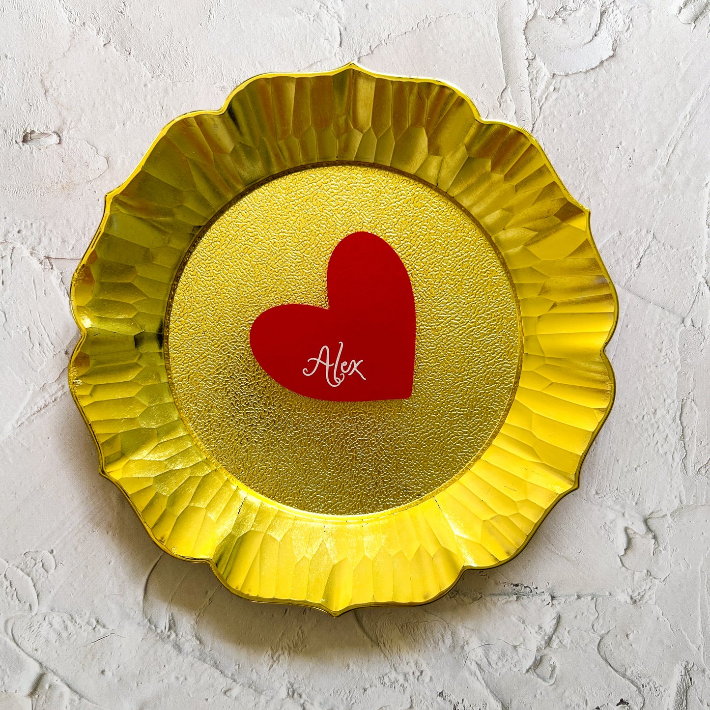 Amour Wavy Menu with heart shaped place card