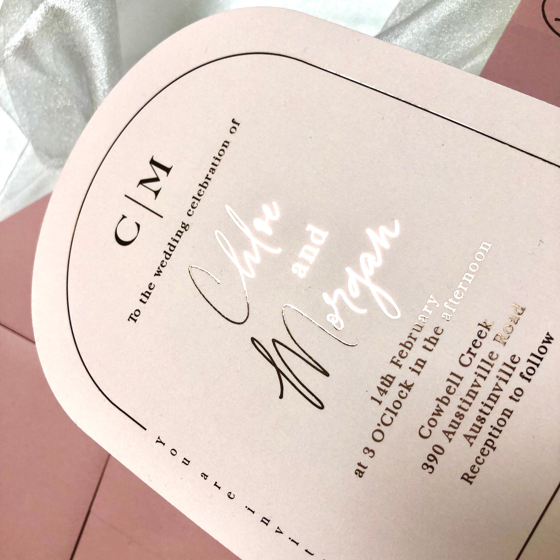 Chloe Gold Foil Arch Wedding Invitation - Glitzy Prints